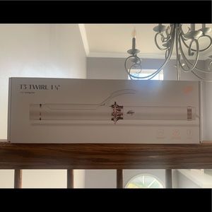 T3 1 1/4 inch Curling Iron